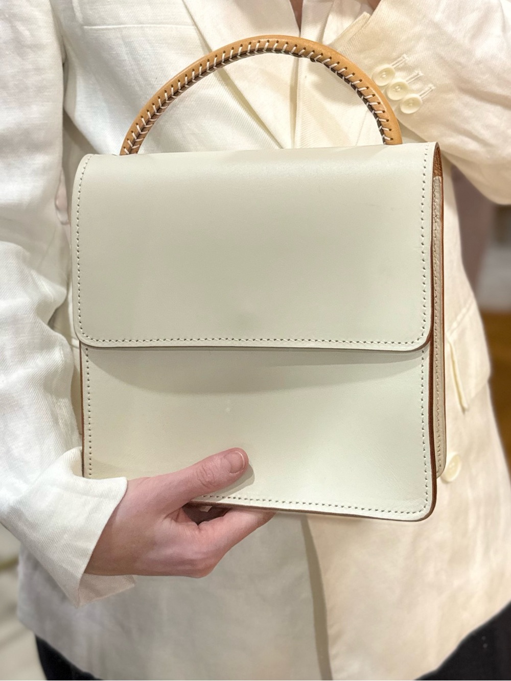Handstich leather bag